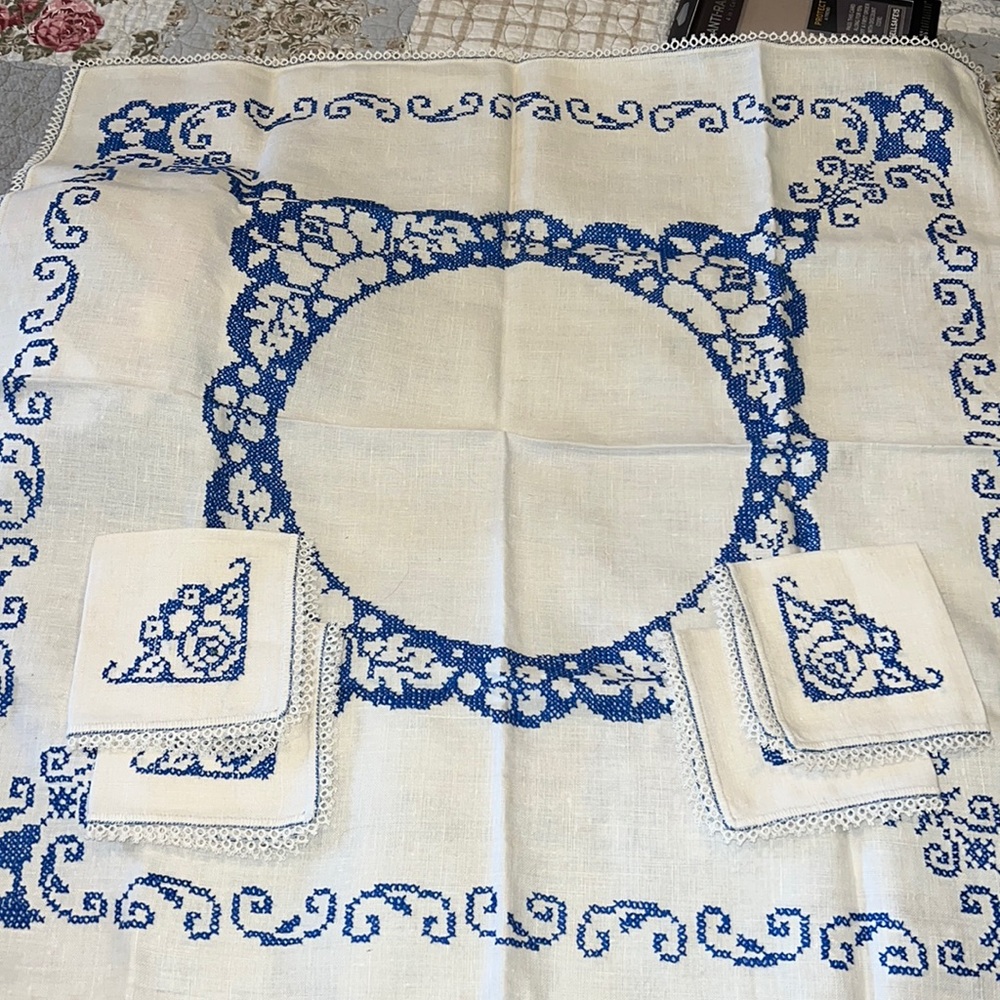Cross stitch vintage tablecloth & napkins luncheon bridge set